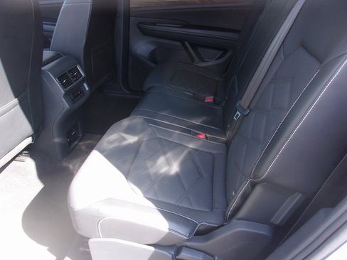 Used 2024 Volkswagen Atlas SE image 13