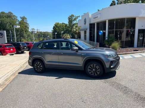 Used 2023 Volkswagen Taos S FWD image 2
