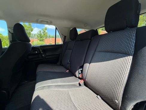 Used 2018 Toyota 4Runner TRD Off-Road AWD/4WD image 21