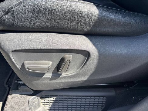 Used 2023 Toyota Sienna LE FWD image 22