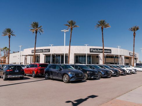 Used 2025 Cadillac Escalade Premium Luxury w/ Touring Package image 29