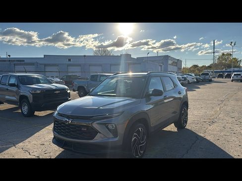 Used 2025 Chevrolet TrailBlazer RS w/ Convenience Package image 2