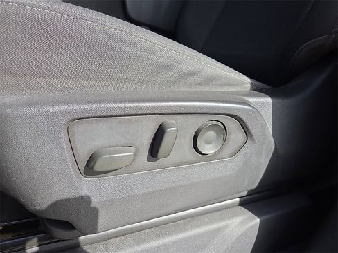 Used 2023 Chevrolet Silverado 1500 LT image 20