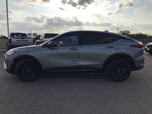 Used 2024 Buick Envista Sport Touring w/ Convenience I Package image 4