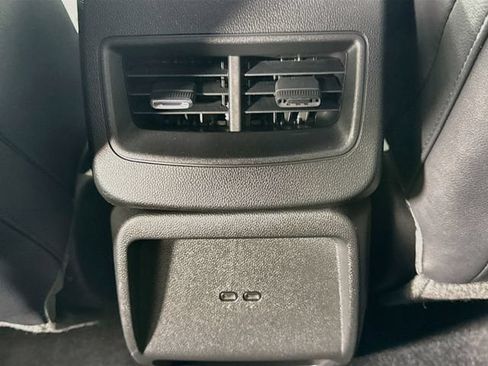 Used 2024 Chevrolet Equinox EV LT FWD image 25