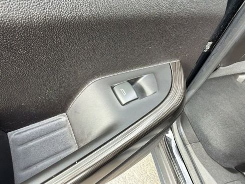 Used 2023 GMC Acadia SLT image 15