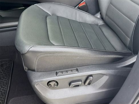 Used 2025 Volkswagen Atlas Cross Sport SEL R-Line image 22