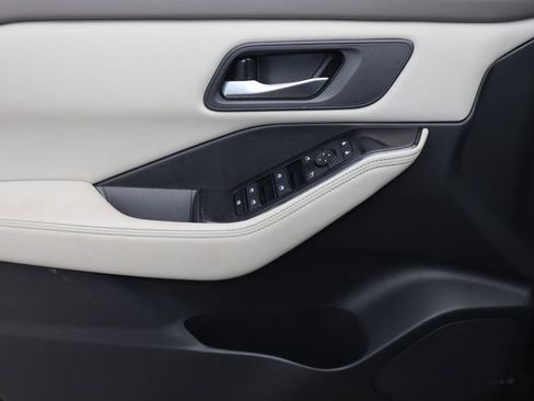 Certified 2025 Nissan Rogue SV AWD/4WD image 19