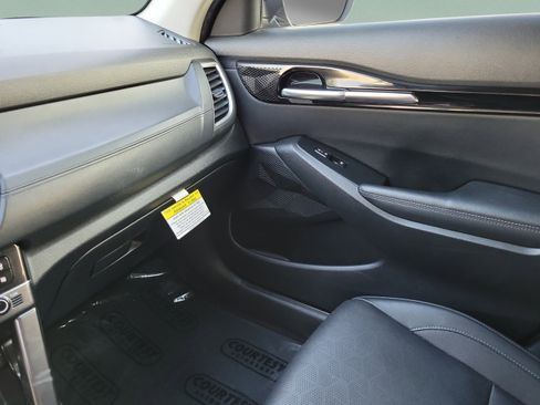 Used 2024 Kia Seltos EX FWD image 22