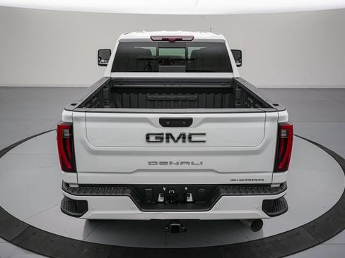 Used 2024 GMC Sierra 2500 Denali Ultimate AWD/4WD image 5