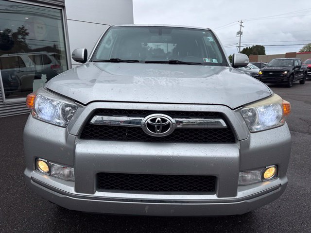 Used 2011 Toyota 4Runner SR5 w/ Premium Pkg w/Leather AWD/4WD image 3