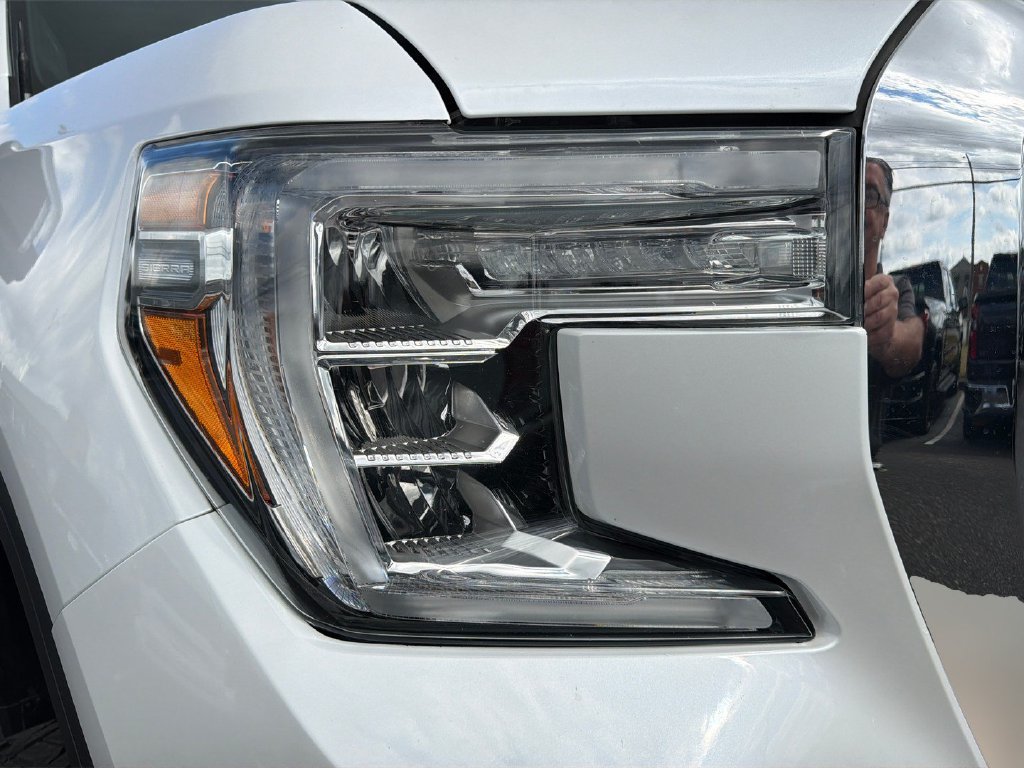 Used 2019 GMC Sierra 1500 SLT w/ SLT Premium Plus Package AWD/4WD image 11