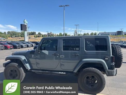 Used 2014 Jeep Wrangler Unlimited Rubicon w/ Connectivity Group AWD/4WD image 4