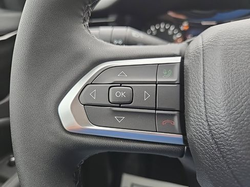 Used 2026 Jeep Compass Latitude image 38