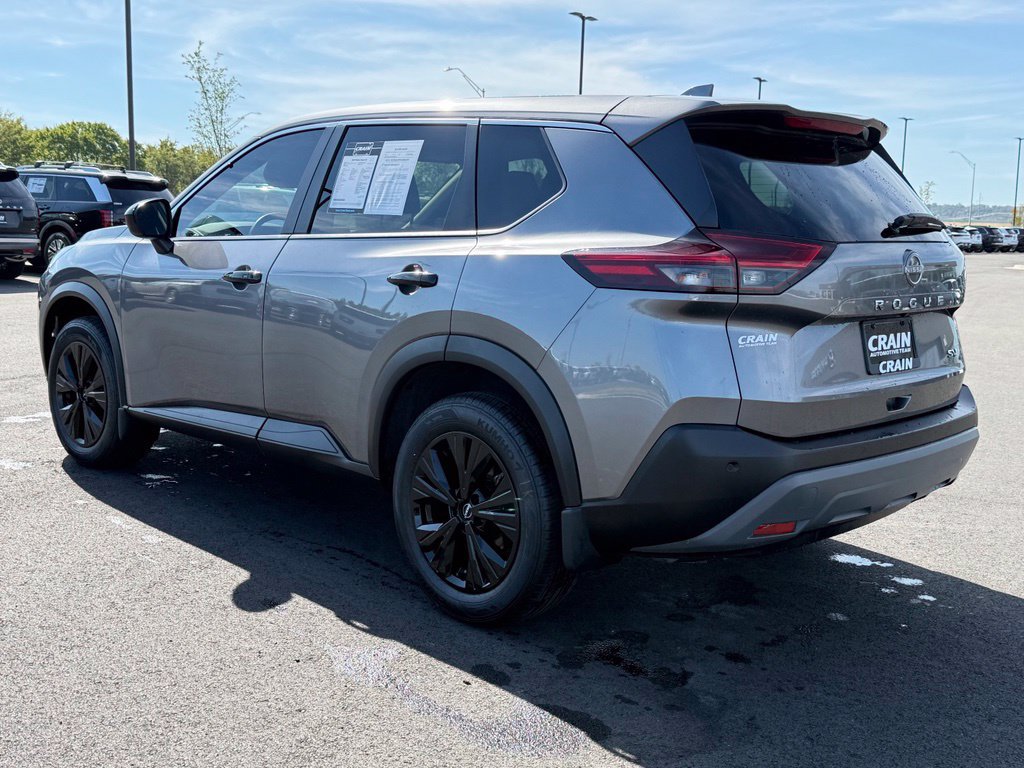 Used 2023 Nissan Rogue SV FWD image 8