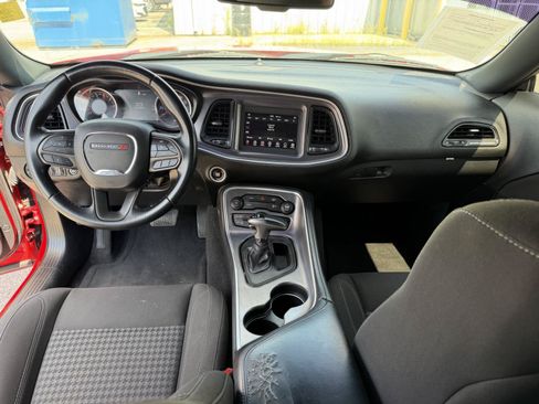 Used 2021 Dodge Challenger SXT RWD image 18