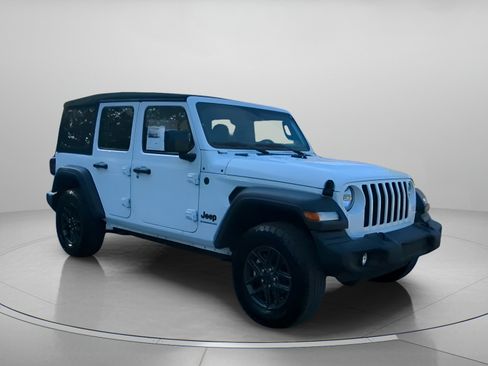 Used 2024 Jeep Wrangler Unlimited Sport AWD/4WD image 2