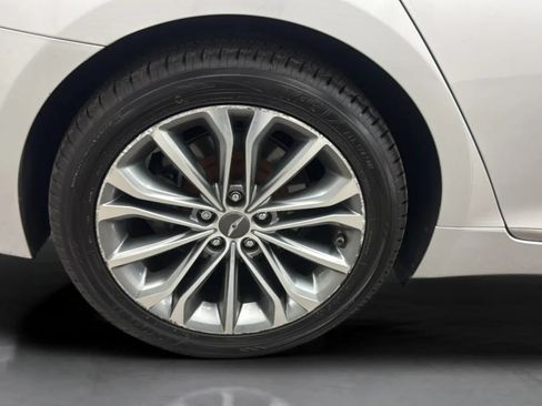 Used 2016 Hyundai Genesis 3.8 w/ Option Group 02 RWD image 31
