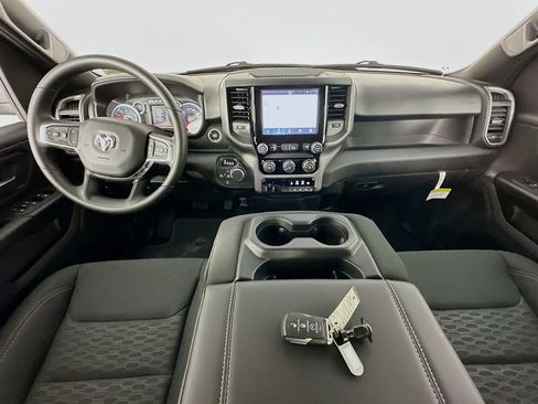 New 2026 RAM 1500 Express AWD/4WD image 9