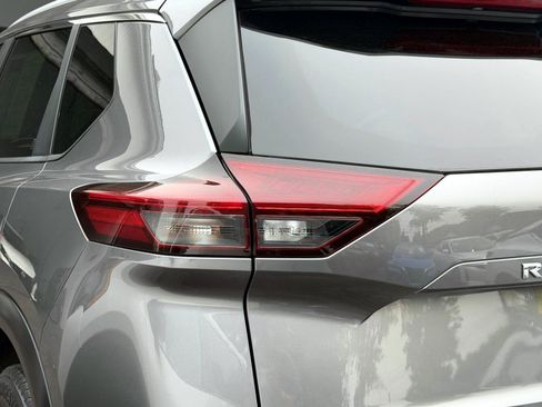 Used 2023 Nissan Rogue SV w/ SV Premium B Package AWD/4WD image 10
