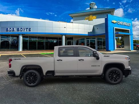 New 2026 Chevrolet Silverado 2500 Custom w/ Custom Blackout Package AWD/4WD image 8