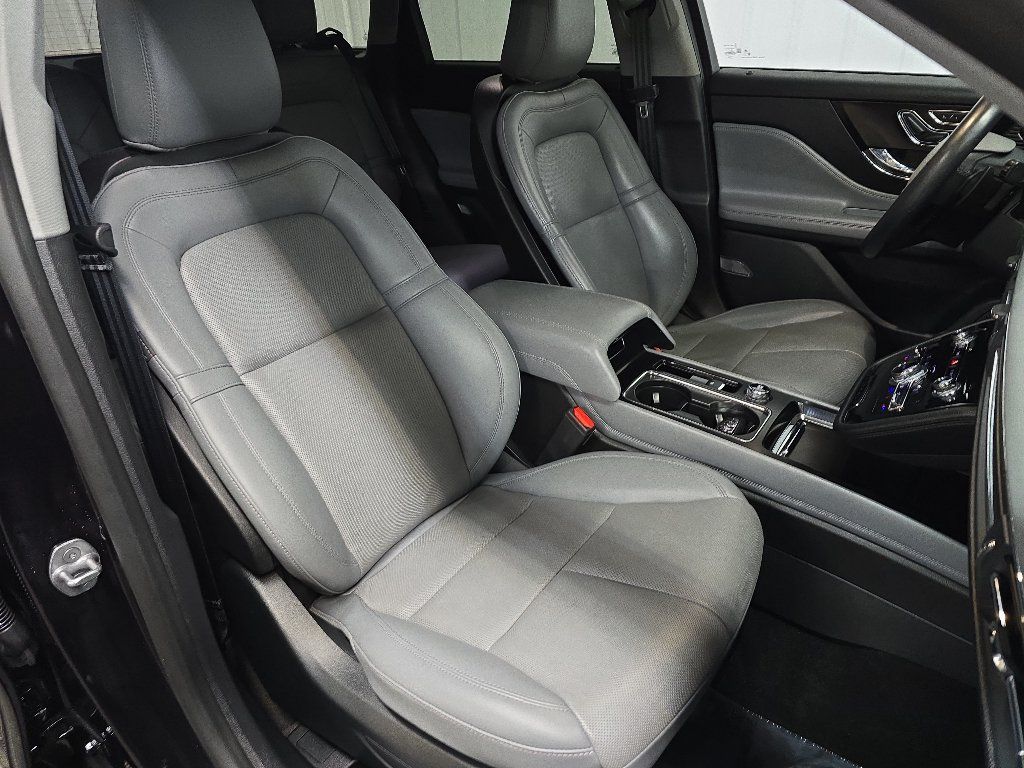 Used 2021 Lincoln Corsair AWD w/ Premium Package image 15