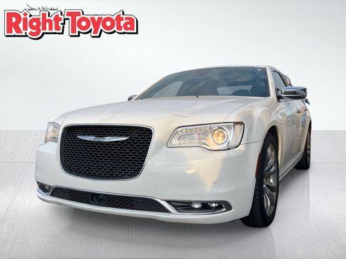 Used 2018 Chrysler 300 Limited w/ Safetytec Plus Group RWD image 1