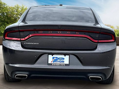 Used 2021 Dodge Charger SXT RWD image 4