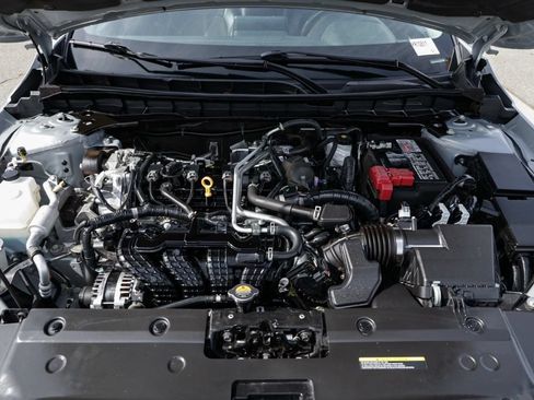 Used 2024 Nissan Altima 2.5 SR FWD image 35