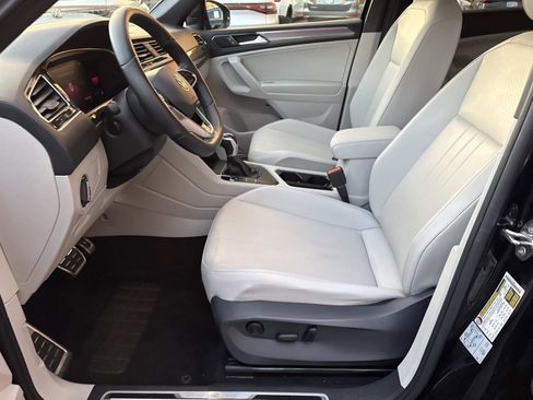Certified 2022 Volkswagen Tiguan SE R-Line image 14