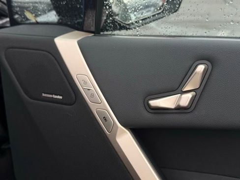 New 2026 BMW iX xDrive60 image 17