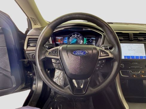 Used 2020 Ford Fusion SE image 13