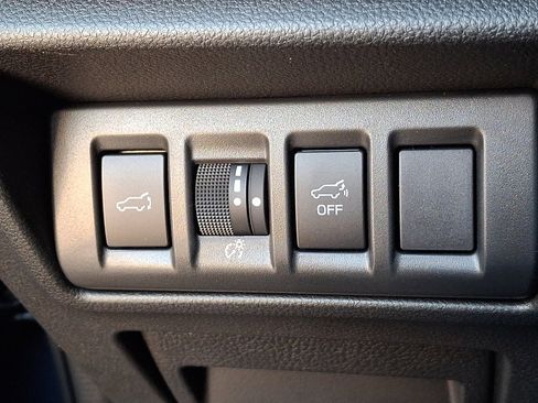 Certified 2025 Subaru Outback Limited image 21