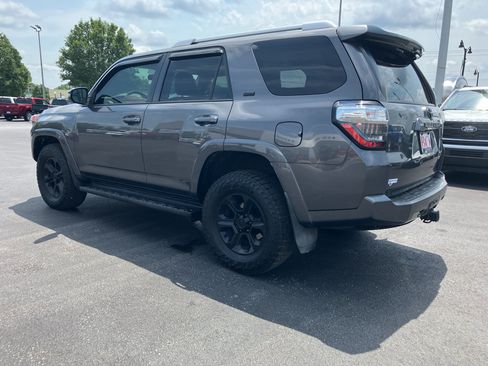 Used 2016 Toyota 4Runner SR5 Premium AWD/4WD image 4