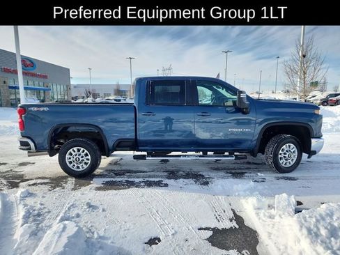 Used 2025 Chevrolet Silverado 2500 LT w/ Convenience Package image 11