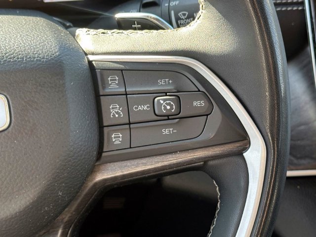 Used 2023 Jeep Grand Cherokee L Limited AWD/4WD image 22