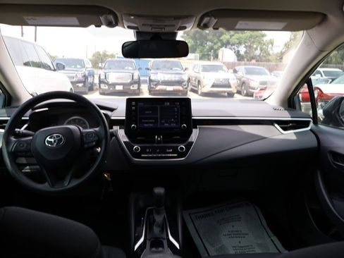 Used 2022 Toyota Corolla LE FWD image 19