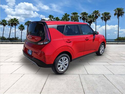 Used 2023 Kia Soul LX image 8