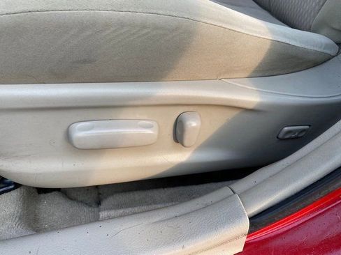 Used 2011 Toyota Camry LE image 15