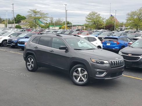 Used 2022 Jeep Cherokee Limited AWD/4WD image 32