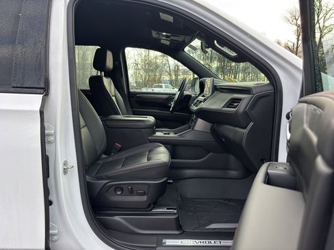 Used 2022 Chevrolet Tahoe RST w/ Luxury Package image 13