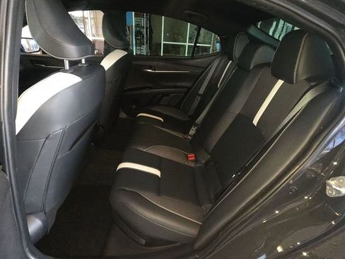 Used 2025 Toyota Camry SE image 21