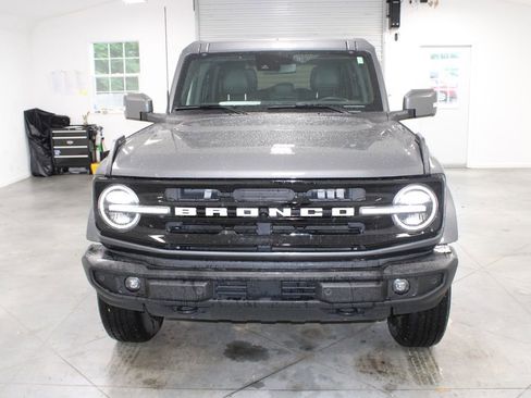 Used 2024 Ford Bronco Outer Banks AWD/4WD image 3