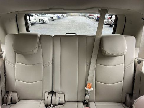 Used 2020 Cadillac Escalade Luxury AWD/4WD image 22