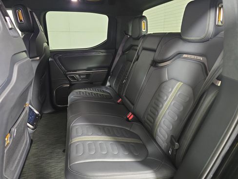 Used 2022 Rivian R1T Launch Edition image 21