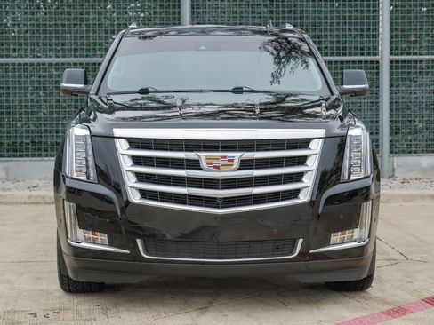 Used 2017 Cadillac Escalade ESV Luxury image 6