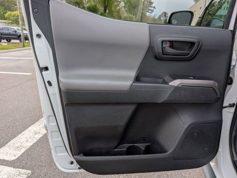 Used 2022 Toyota Tacoma SR5 w/ SR5 Appearance Package (SM) image 26