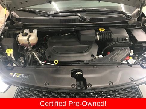 Used 2025 Chrysler Pacifica Limited image 43