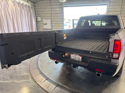 Used 2025 Honda Ridgeline RTL image 13