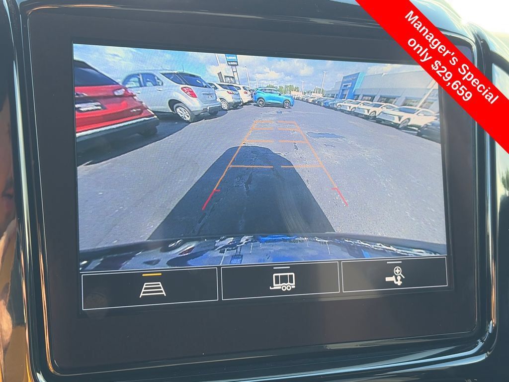 Used 2023 Chevrolet Traverse LT AWD/4WD image 23